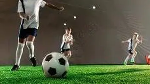 詹姆斯首秀前夕，乐福揭秘与詹皇观赛夜幕下交流精彩赛事